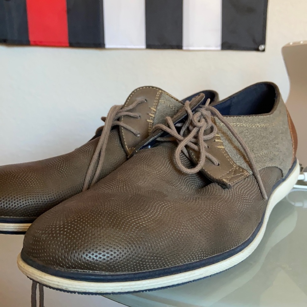 I am selling these pair of Sonoma’s.